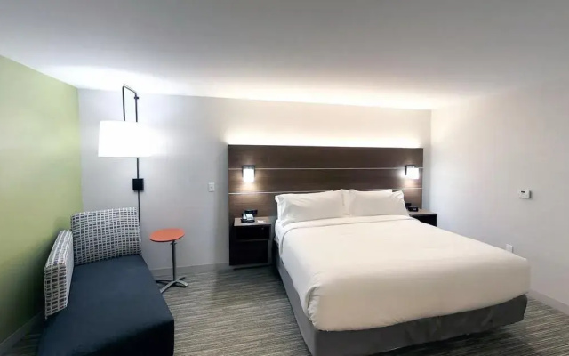photo 5 of Holiday Inn Express And Suites Detroit Northwest Livonia