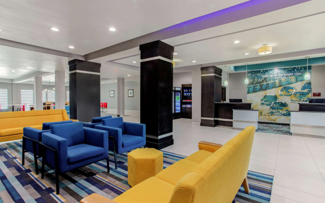 photo 2 of La Quinta Inn & Suites by Wyndham Northlake Fort Worth