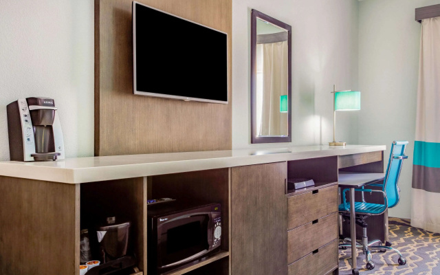 photo 3 of La Quinta Inn & Suites by Wyndham Northlake Fort Worth