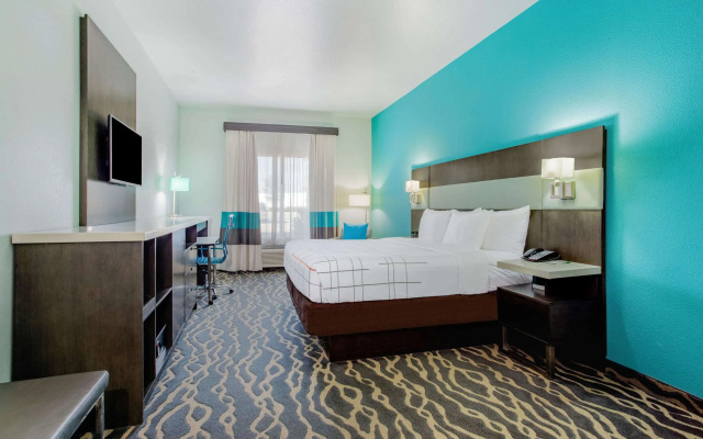 photo 5 of La Quinta Inn & Suites by Wyndham Northlake Fort Worth