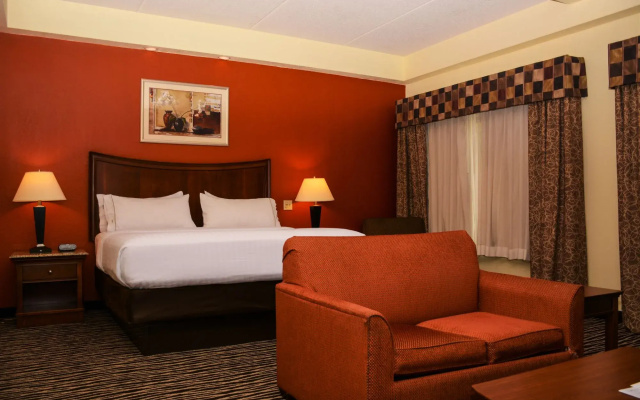 photo 2 of Holiday Inn Express And Suites Ft. Bragg
