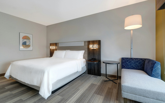 photo 3 of Holiday Inn Express & Suites Glendale Downtown by IHG