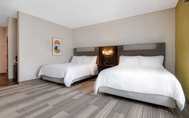 photo 4 of Holiday Inn Express & Suites Glendale Downtown by IHG