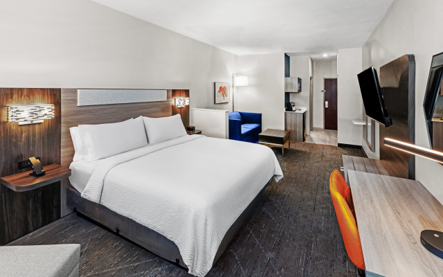 photo 3 of Holiday Inn Express and Suites Henderson by IHG