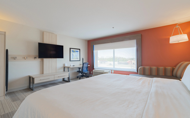 photo 5 of Holiday Inn Express & Suites Marion by IHG
