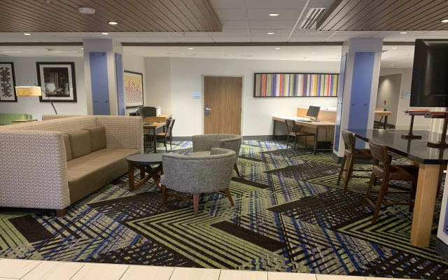 photo 2 of Holiday Inn Express & Suites Middletown by IHG