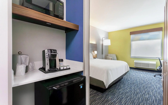 photo 3 of Holiday Inn Express and Suites Miramar by IHG