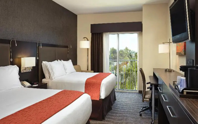 photo 5 of Holiday Inn Express and Suites Naples Downtown