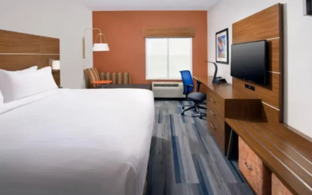 photo 4 of Holiday Inn Express  Suites New Braunfels