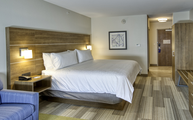 photo 3 of Holiday Inn Express & Suites Omaha Downtown - Old Market by IHG