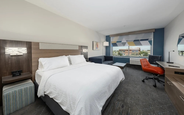 photo 4 of Holiday Inn Express & Suites Ridgecrest - China Lake by IHG