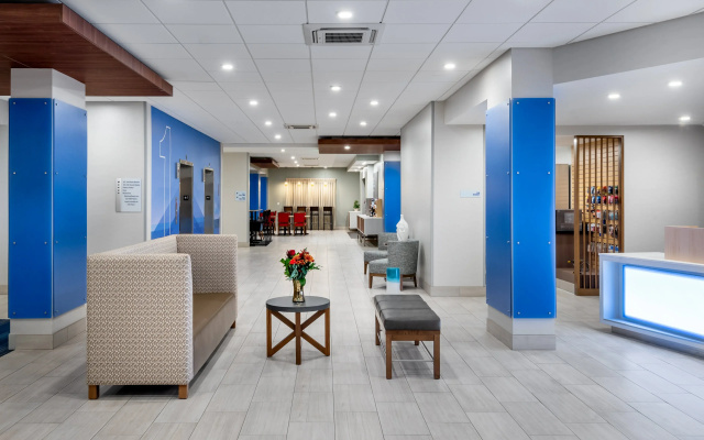 photo 2 of Holiday Inn Express & Suites Santa Ana - Orange County by IHG