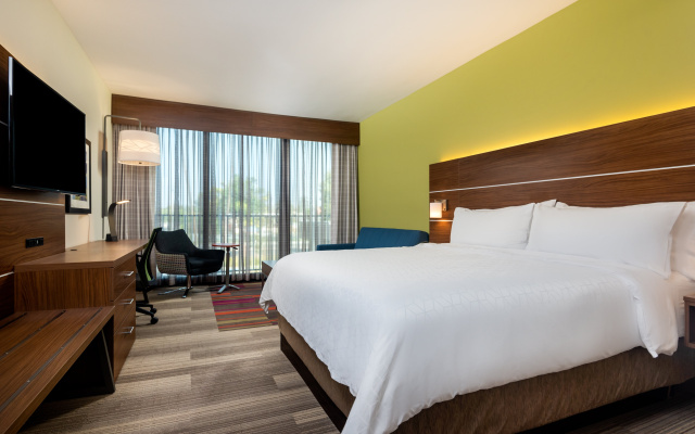 photo 5 of Holiday Inn Express & Suites Santa Ana - Orange County by IHG