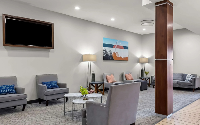 photo 5 of Best Western St. Louis Airport North Hotel & Suites