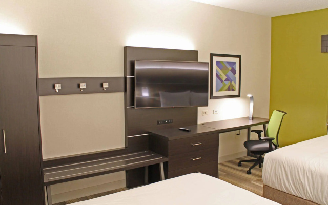 photo 3 of Holiday Inn Express and Suites St Louis South I55