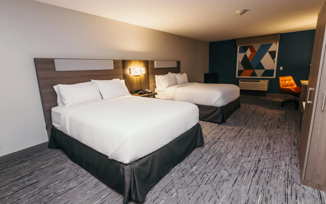 photo 4 of Holiday Inn Express and Suites Urbandale by IHG