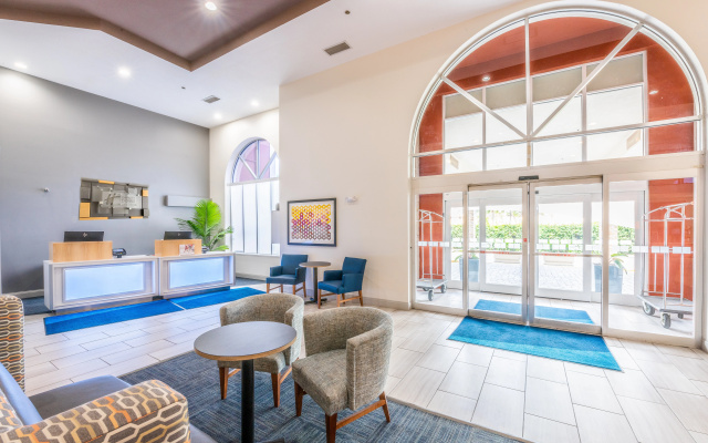 photo 2 of Holiday Inn Express & Suites Bradenton West by IHG