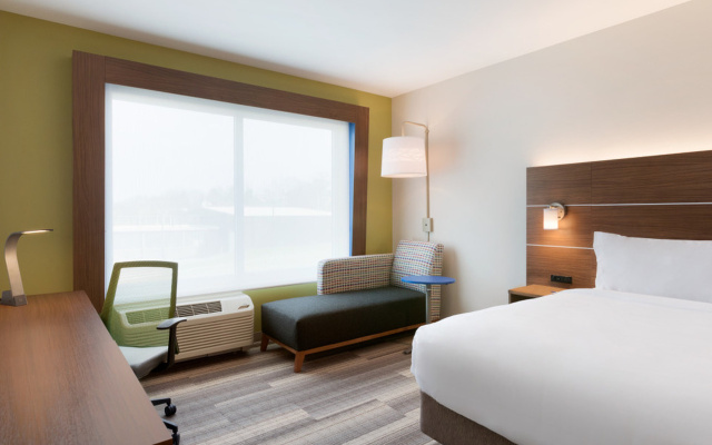 photo 4 of Holiday Inn Express and Suites-Cincinnati NE - Red Bank Road by IHG