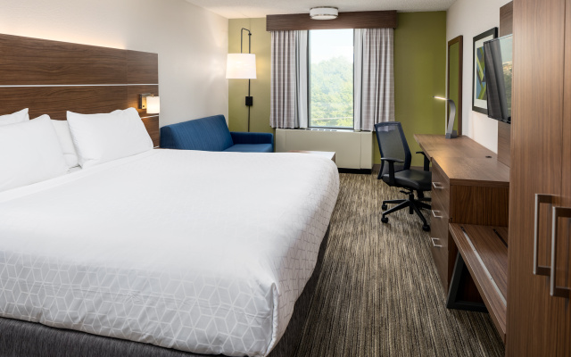 photo 3 of Holiday Inn Express Atlanta Airport - College Park by IHG