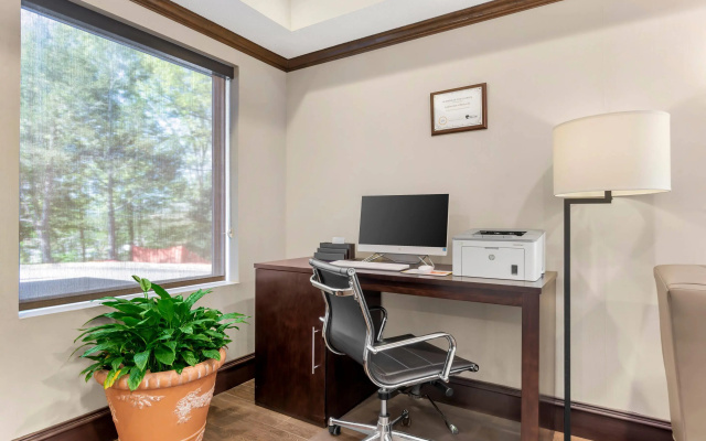 photo 5 of Comfort Inn Blairsville Butternut Creek
