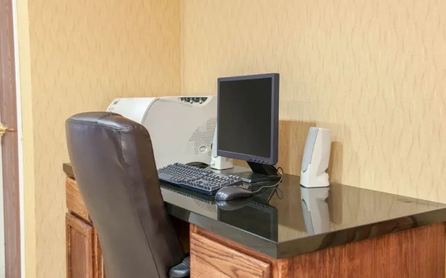 photo 2 of Holiday Inn Express Bluffton