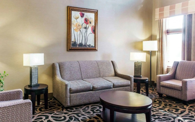 photo 3 of Comfort Inn Near Ouabache State Park