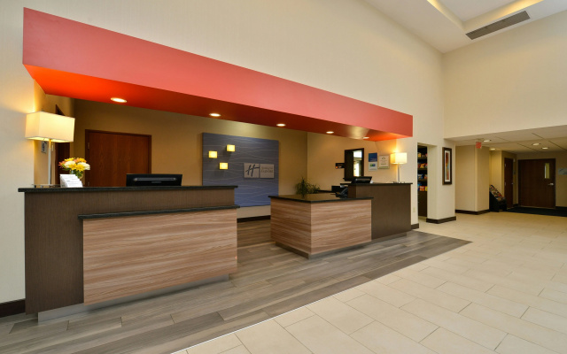 photo 2 of Holiday Inn Express Boston - Milford by IHG