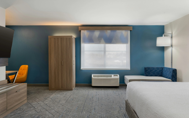 photo 4 of Holiday Inn Express Boston - Milford by IHG