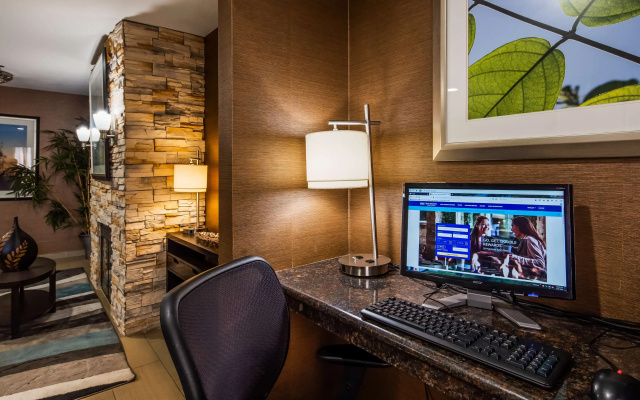 photo 4 of Best Western Brentwood Inn