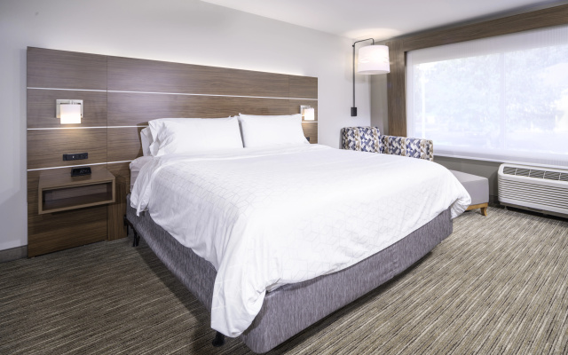 photo 3 of Holiday Inn Express Brevard City Center by IHG