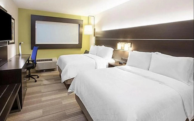 photo 2 of Holiday Inn Express Brevard