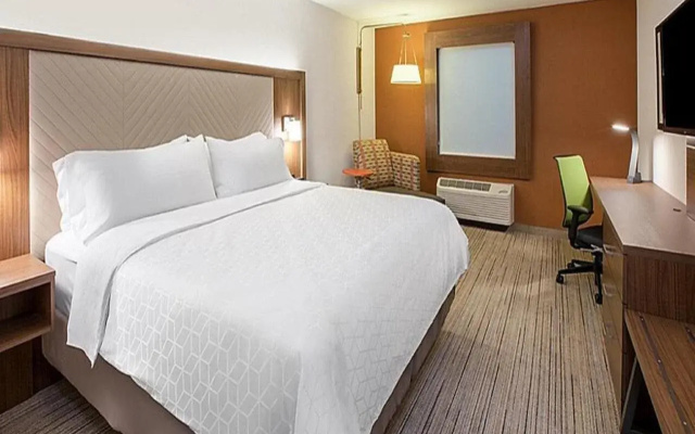 photo 3 of Holiday Inn Express Brevard