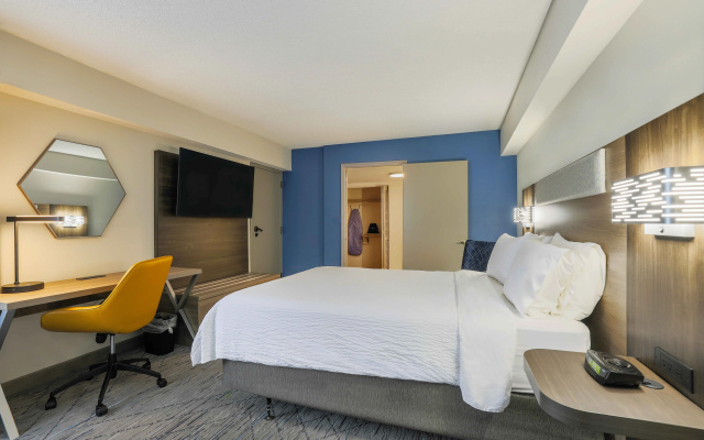 photo 3 of Holiday Inn Express Burlington by IHG