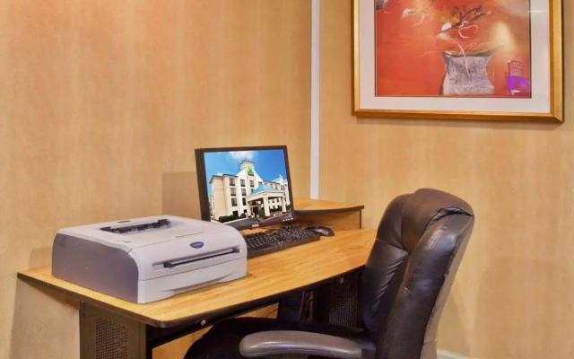 photo 3 of Best Western Plus Carrollton