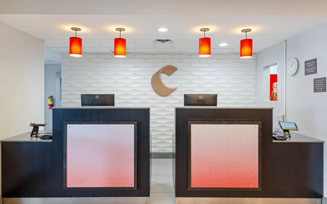 photo 2 of Comfort Inn & Suites Carrollton