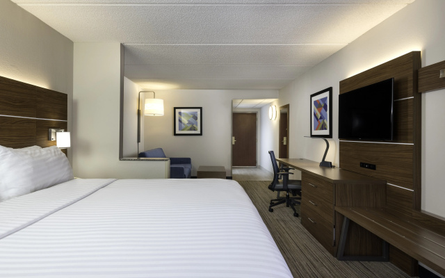 photo 3 of Holiday Inn Express & Suites Charlotte Arpt-Belmont by IHG