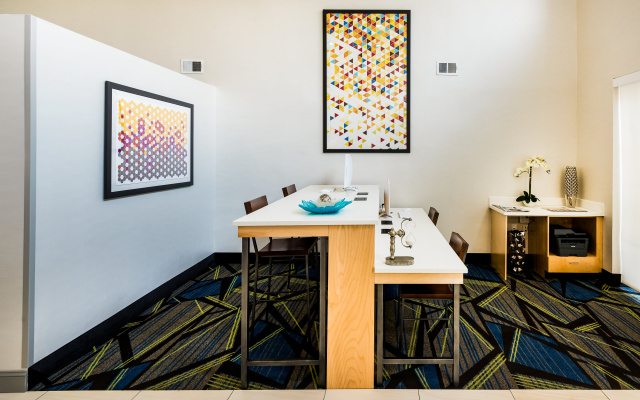 photo 4 of Holiday Inn Express & Suites Charlotte Arpt-Belmont by IHG