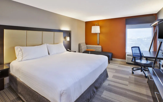 photo 3 of Holiday Inn Express Chicago Midway Airport By IHG