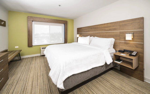 photo 5 of Holiday Inn Express Chicago NW - Vernon Hills by IHG
