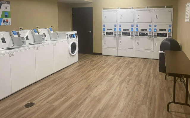 photo 5 of Suburban Studios Arlington Heights – Elk Grove