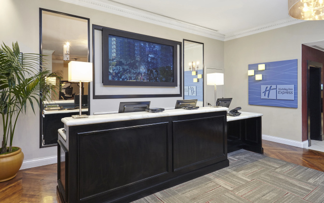 photo 3 of Holiday Inn Express Chicago - Magnificent Mile by IHG