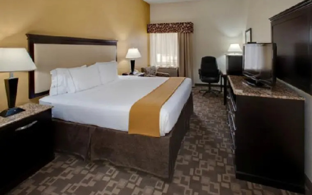 photo 3 of Holiday Inn Express Chicago Schaumburg