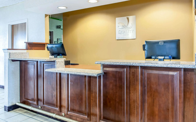 photo 2 of Quality Inn I-75 West Chester-North Cincinnati