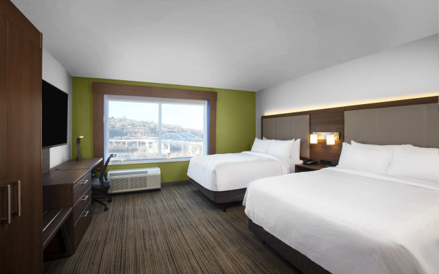 photo 3 of Holiday Inn Express Charleston-Civic Center by IHG