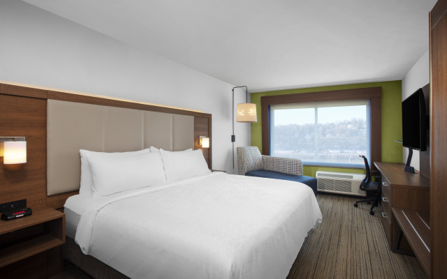 photo 4 of Holiday Inn Express Charleston-Civic Center by IHG