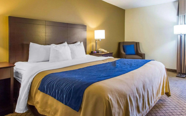 photo 5 of Quality Inn Clarksville - Exit 11