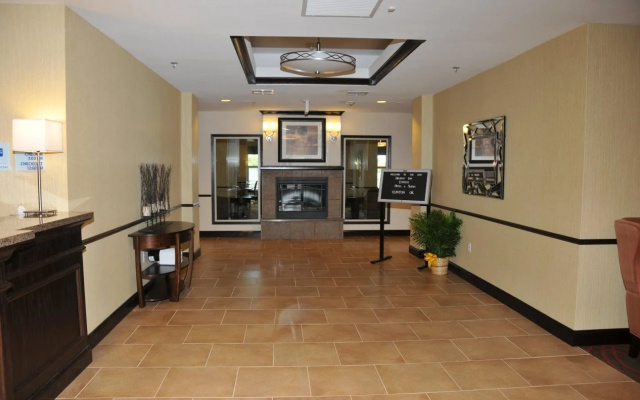 photo 2 of Holiday Inn Express & Suites Clinton by IHG