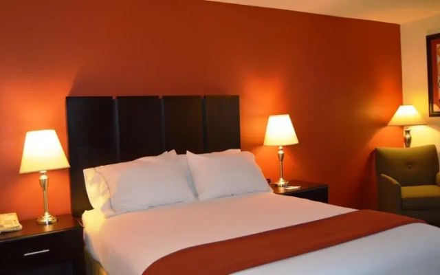 photo 3 of Holiday Inn Express Clinton Oklahoma