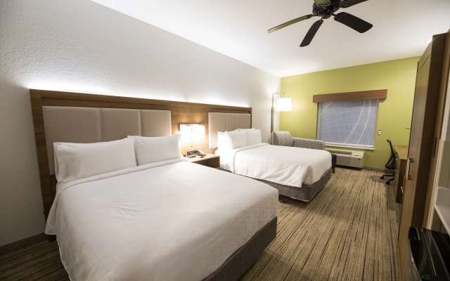 photo 3 of Holiday Inn Express Clinton by IHG