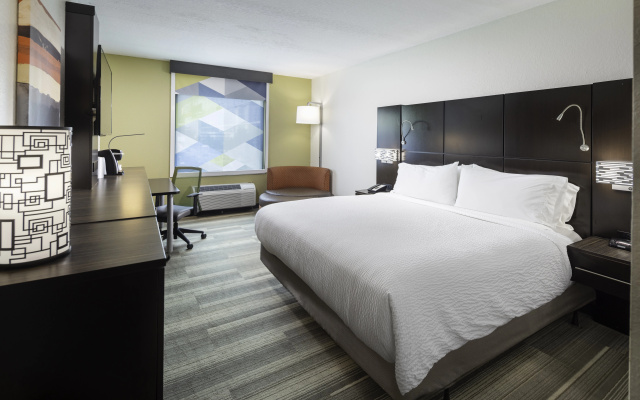 photo 3 of Holiday Inn Express Ft. Lauderdale Cruise-Airport by IHG